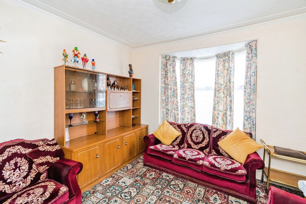 Property photo 3 of 16 Pbox-Img.Jpg