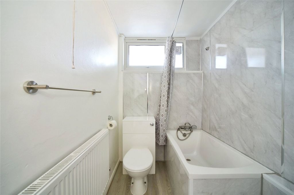 Property photo 3 of 17 Picture No. 05