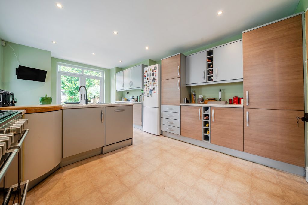 Property photo 3 of 33 1469777-22-6A2Feb...
