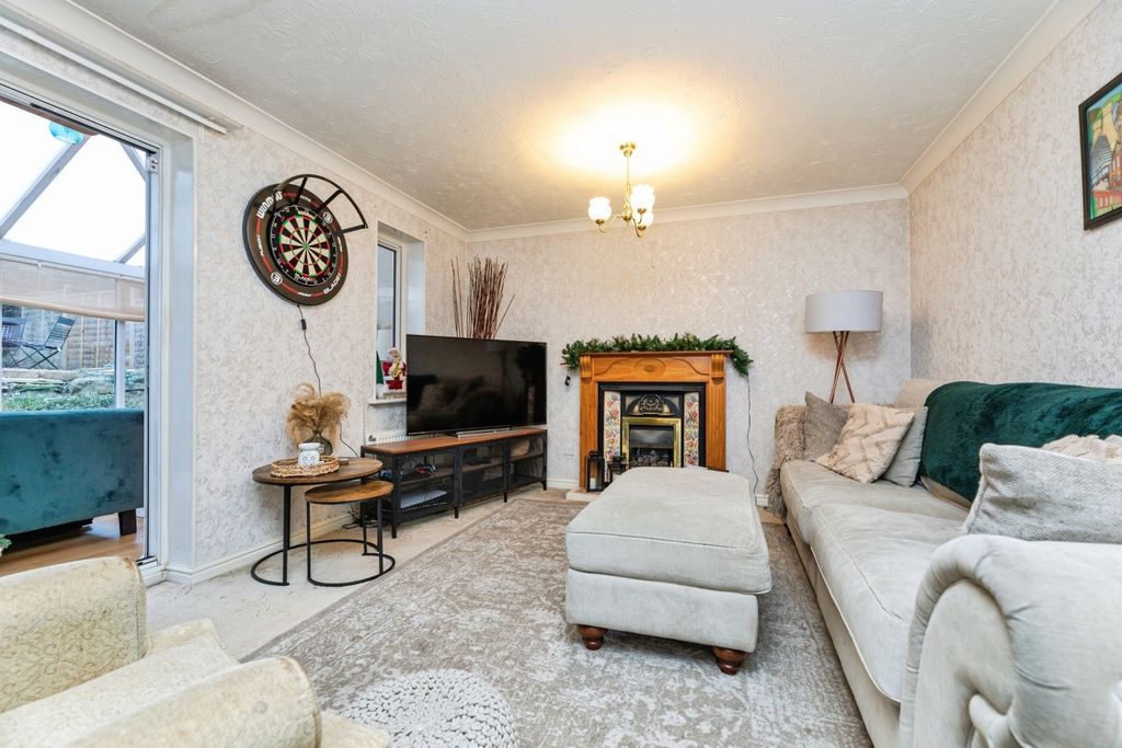 Property photo 3 of 31 Pbox-Img.Jpg