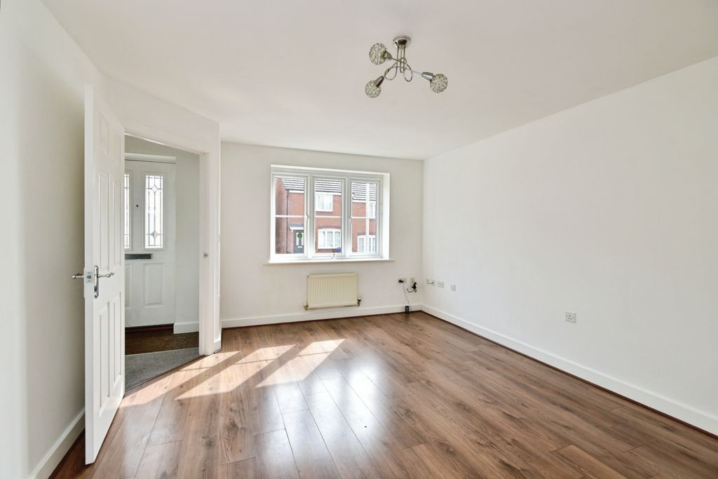 Property photo 3 of 15 Living Room