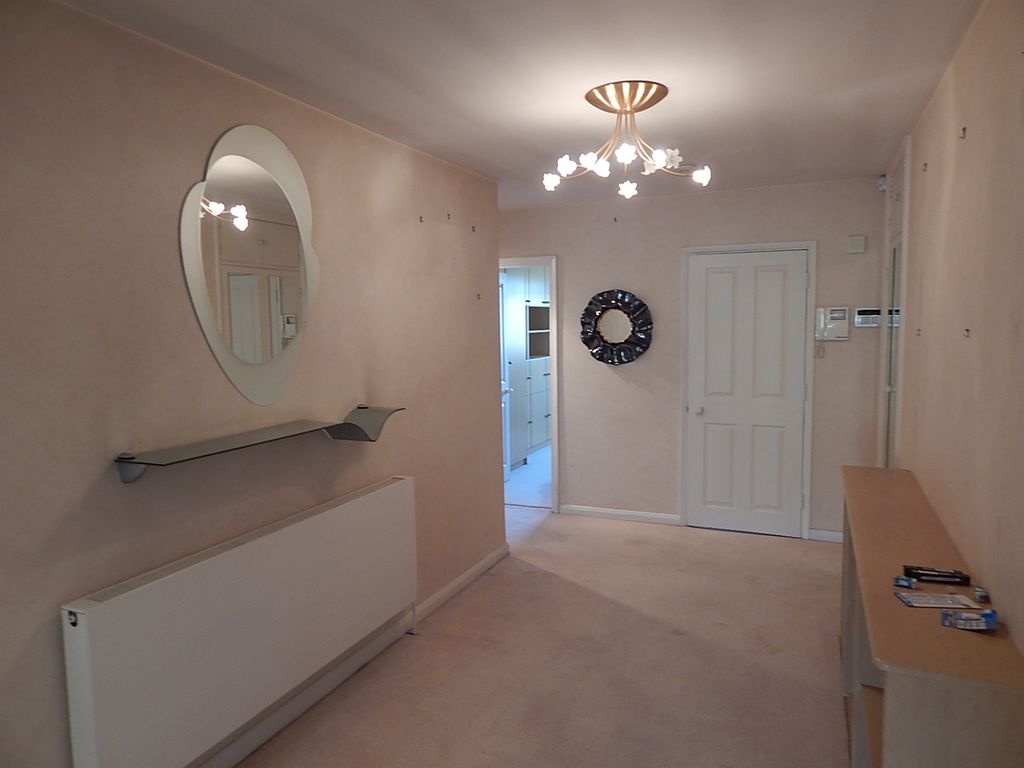 Property photo 1 of 12 Entrance Hallway