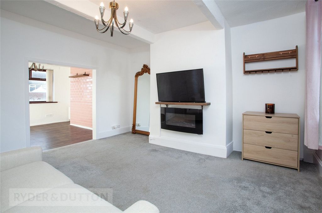 Property photo 2 of 33 Picture No. 09