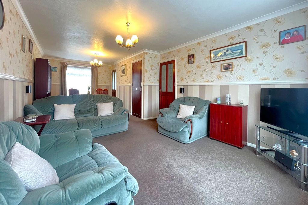 Property photo 2 of 15 Picture No. 13