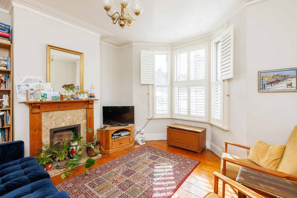 Property photo 1 of 30 2 Hedwick Avenue-18.Jpg