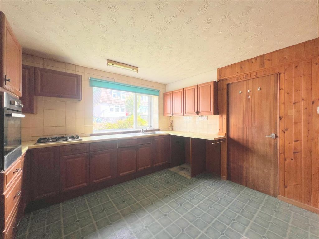 Property photo 3 of 21 Kitchen/Diner