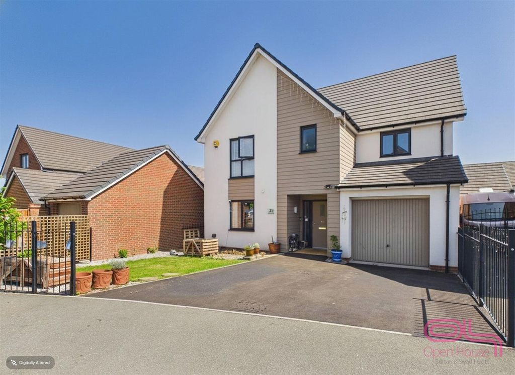 Property photo 2 of 36 Hewer Drive, Castle Gresley (15).Jpg