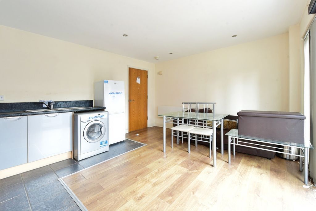 Property photo 2 of 17 Photo