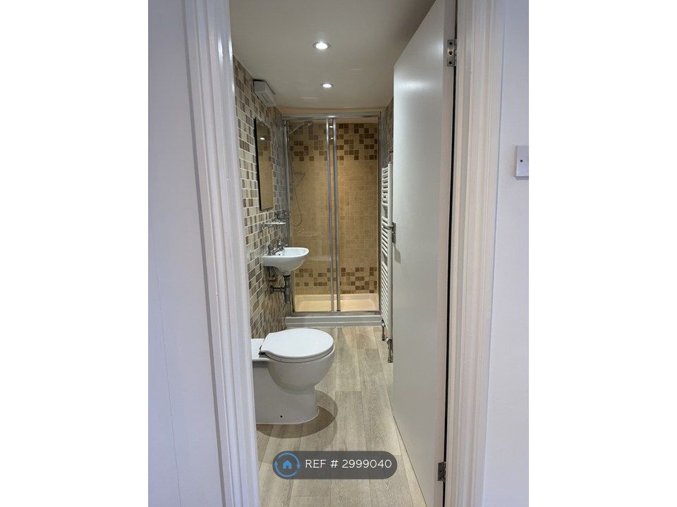 Property photo 2 of 9 Ensuite Bathroom