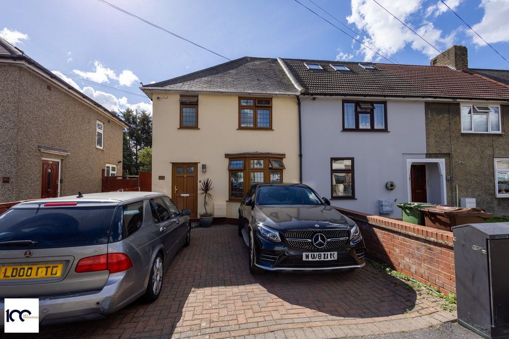 Property photo 1 of 32