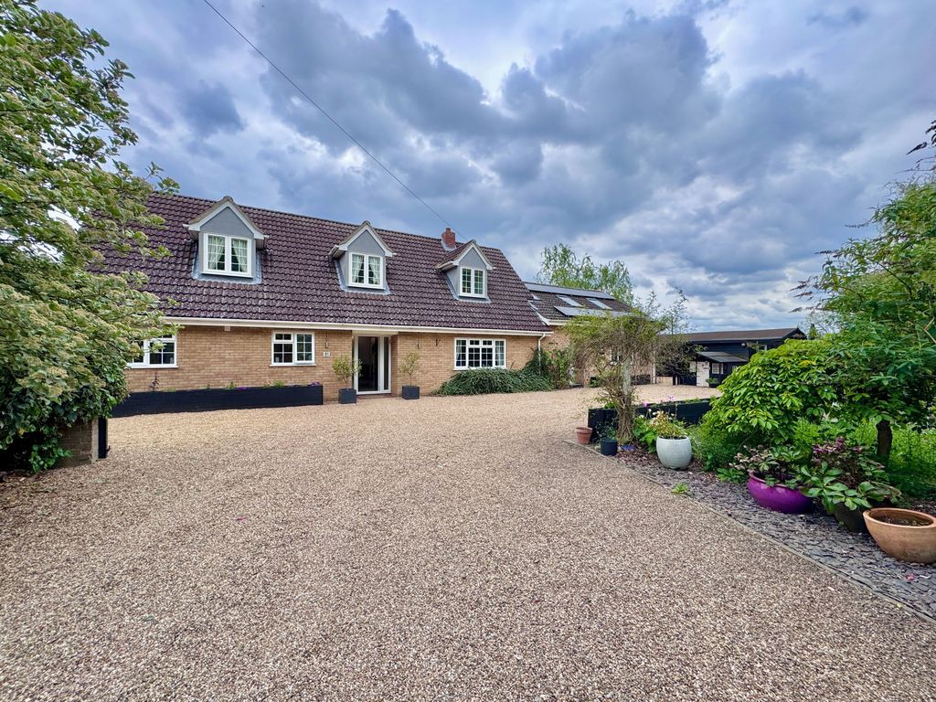 Property photo 1 of 43