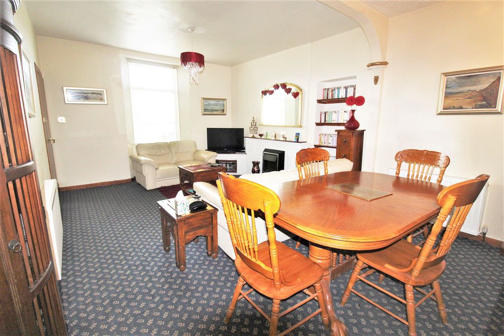 Property photo 3 of 25