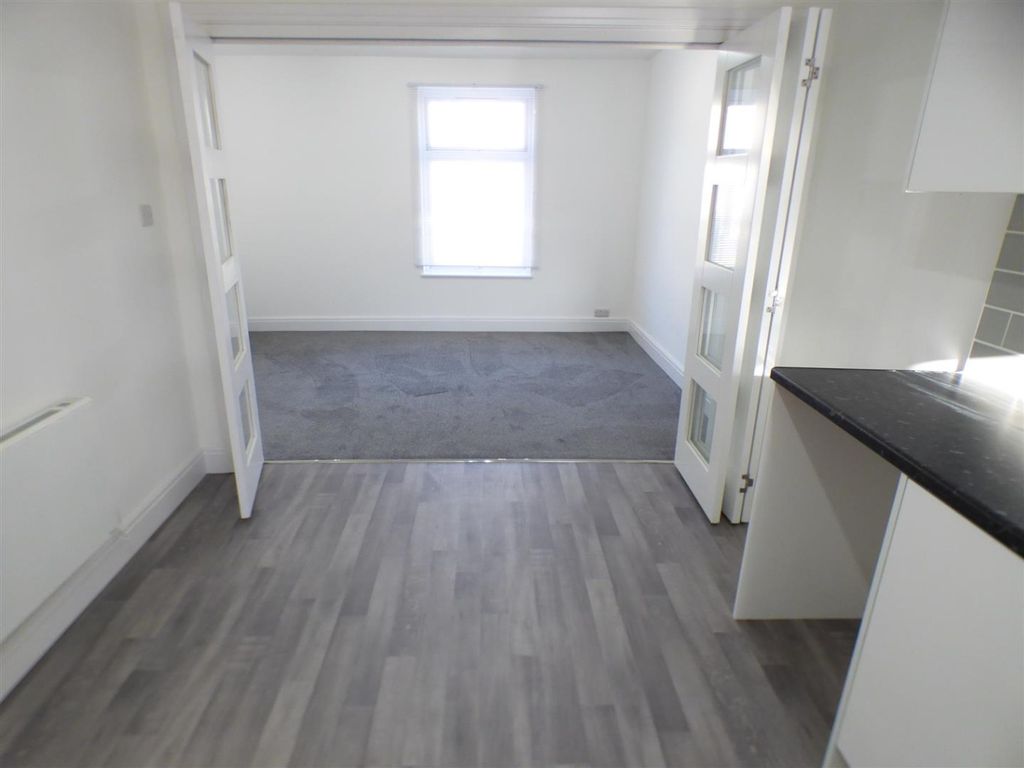 Property photo 2 of 7 2736331