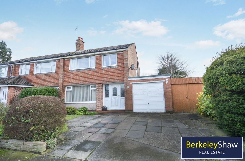 Property photo 1 of 17 External