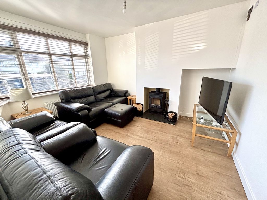 Property photo 2 of 16 Photo 1