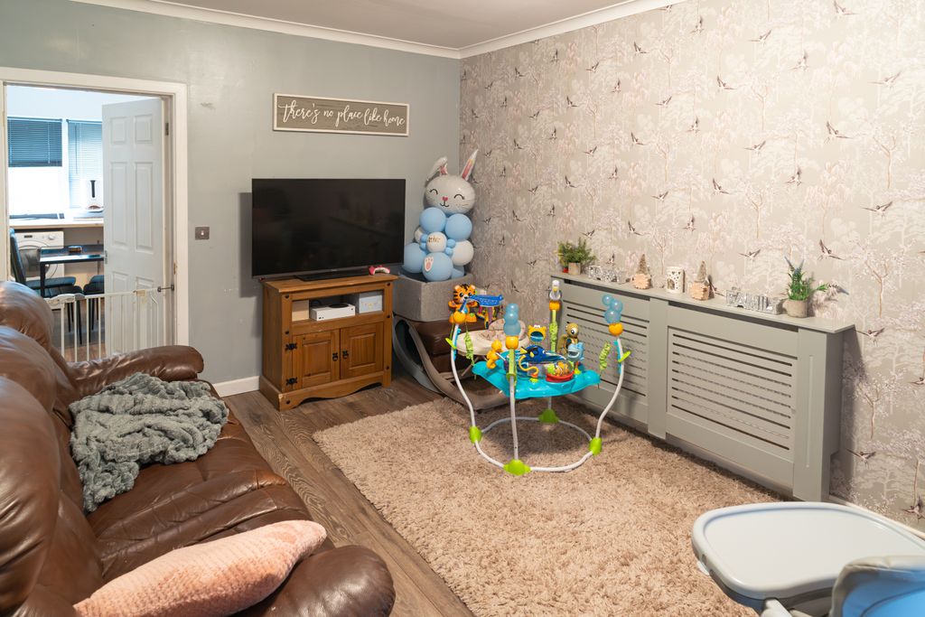 Property photo 2 of 22