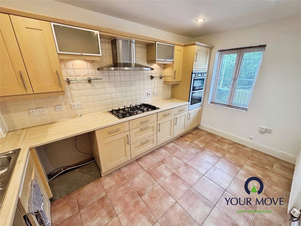 Property photo 2 of 12 Kitchen
