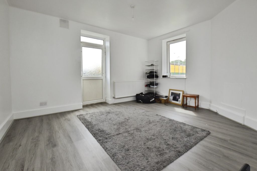Property photo 2 of 12 Pbox-Img.Jpg