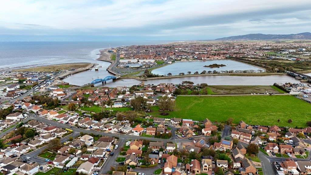 Property photo 2 of 16