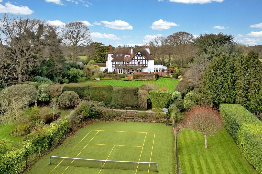 Property photo 1 of 29 Hitcham Close