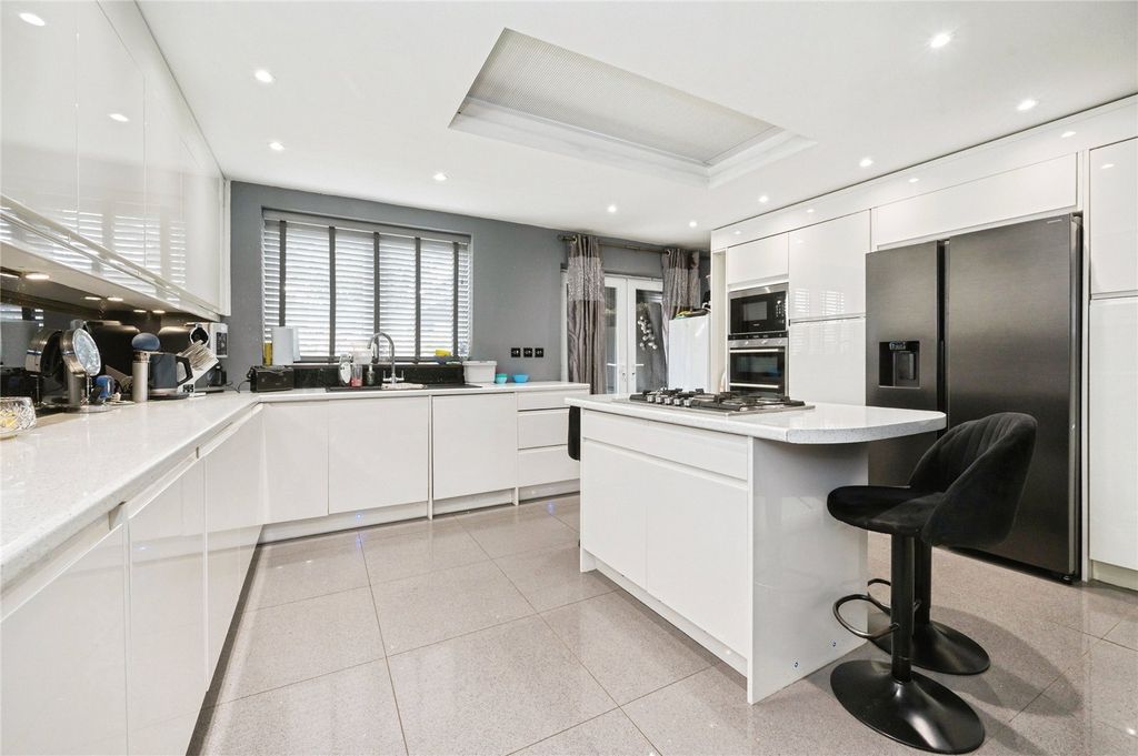 Property photo 3 of 18 Picture No. 11