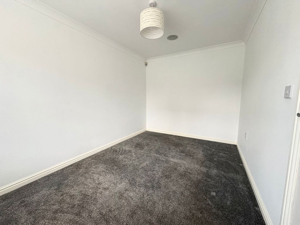 Property photo 2 of 12 Image