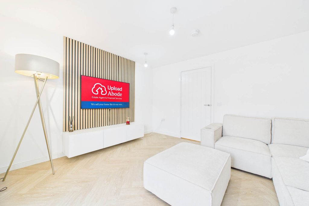 Property photo 2 of 20