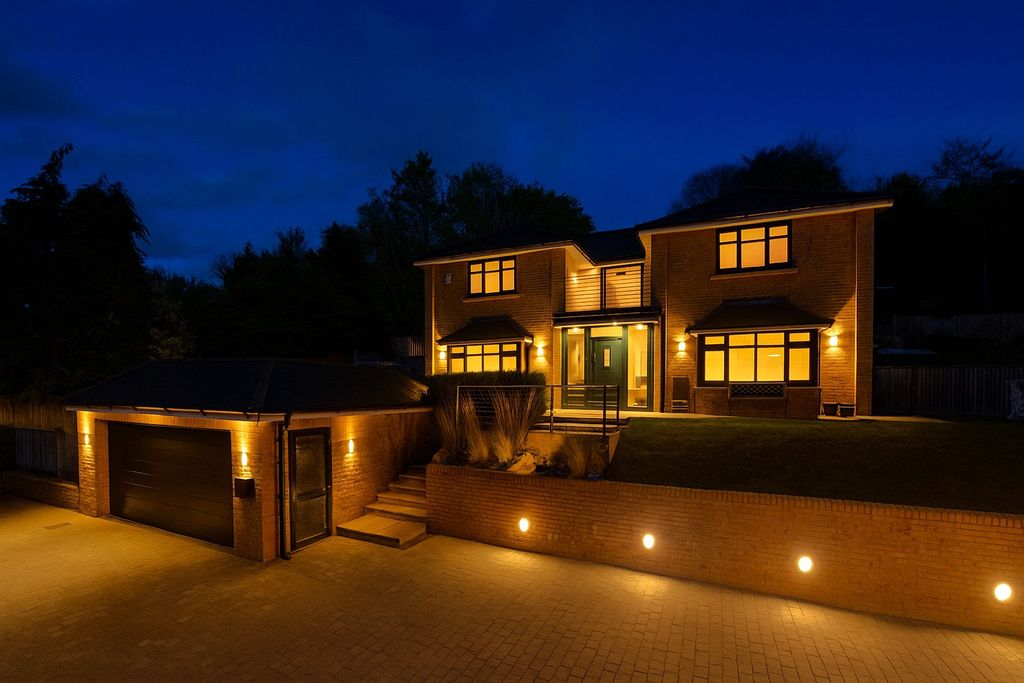 Property photo 1 of 22