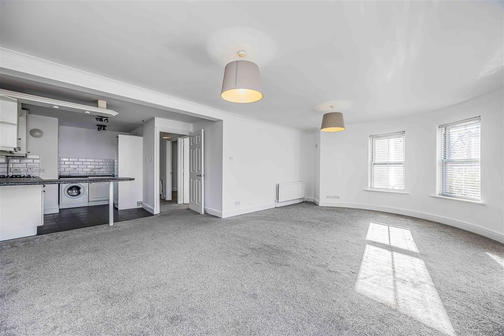 Property photo 2 of 36 57 White Hart Road, Old Portsmouth-Small-Porticoma