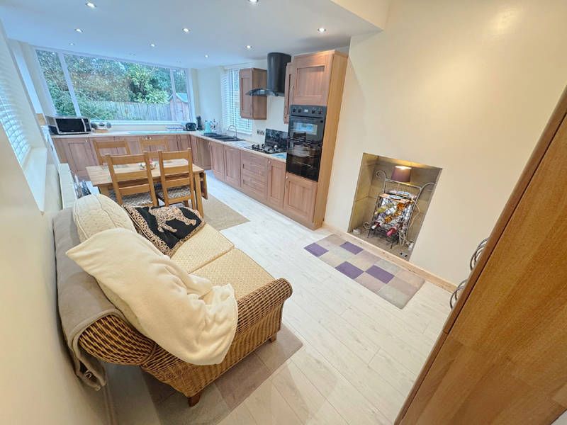 Property photo 3 of 24 Dining Kitchen