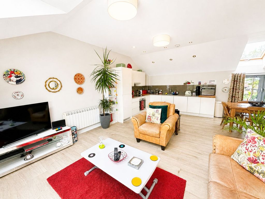 Property photo 3 of 10 Open Plan