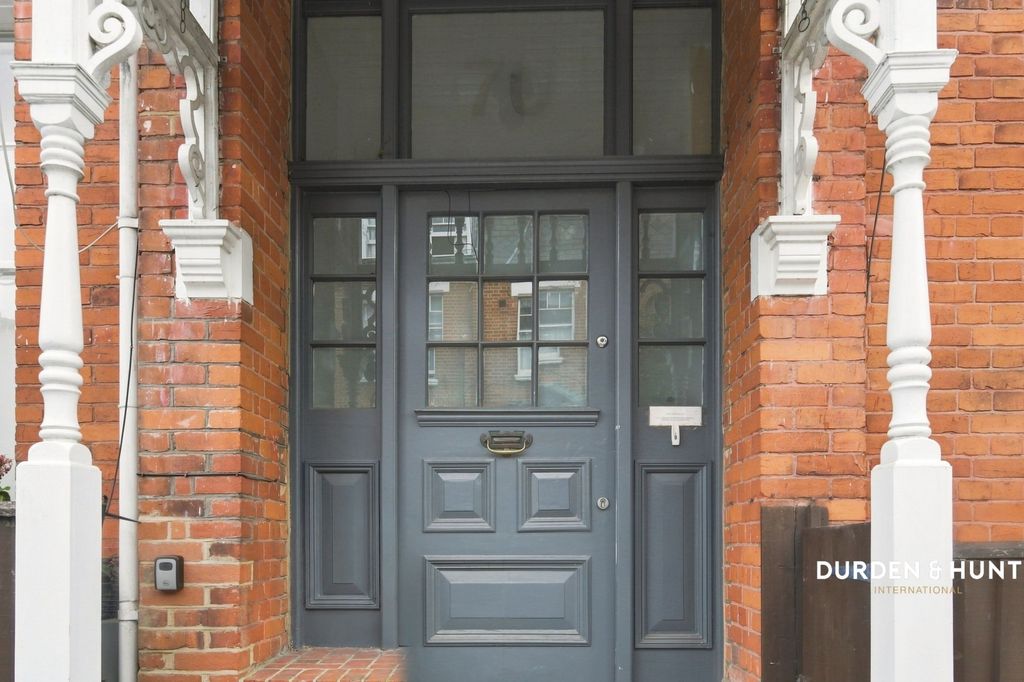 Property photo 2 of 24