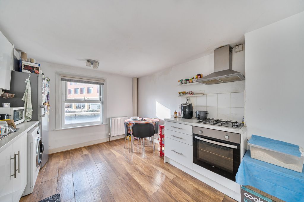 Property photo 2 of 15 Kitchen