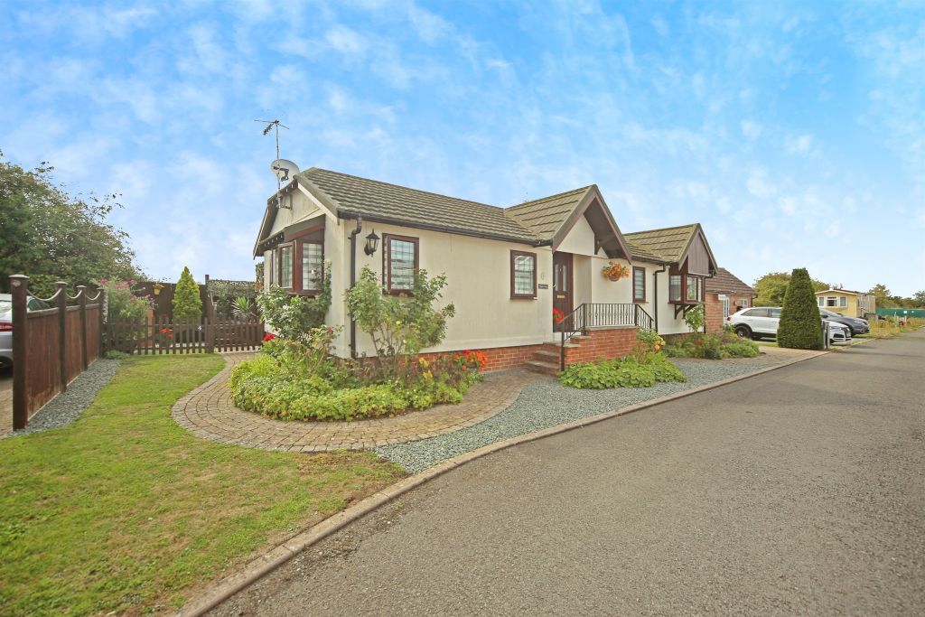 Property photo 2 of 18