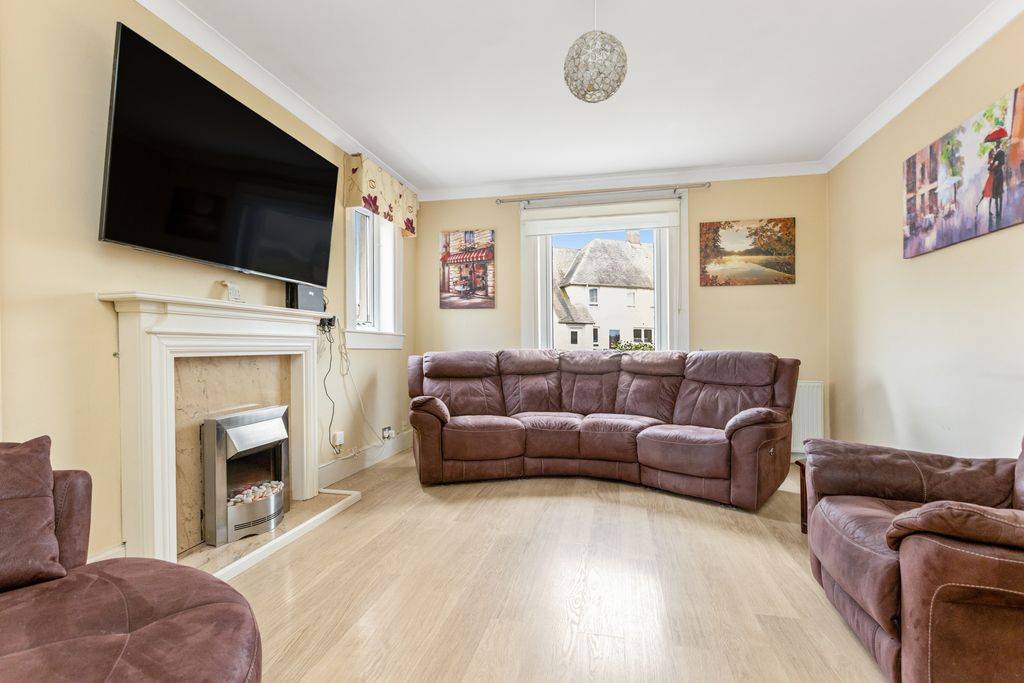 Property photo 2 of 16 Property Image 3