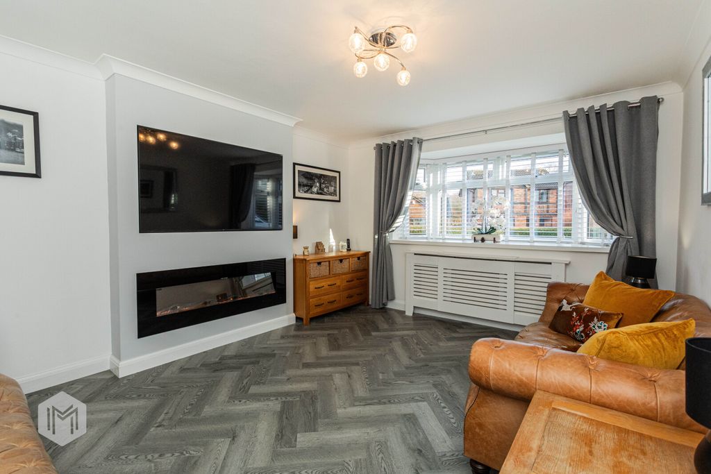 Property photo 2 of 23 Picture No. 18