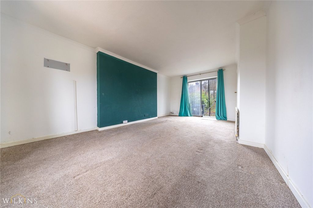 Property photo 2 of 28 Picture No. 01