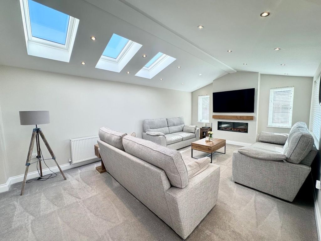 Property photo 2 of 33 Reception Room