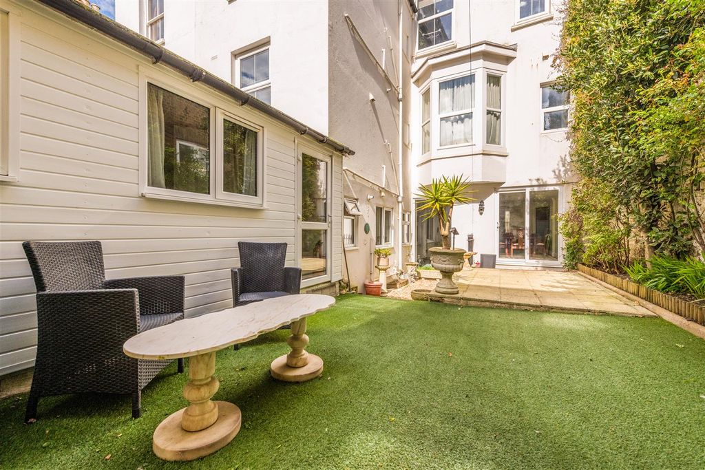 Property photo 2 of 31 21A St Georges Terrace-37.Jpg