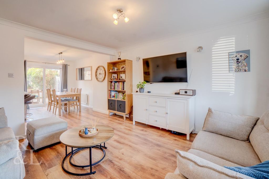 Property photo 3 of 22 Batched (8).Jpg