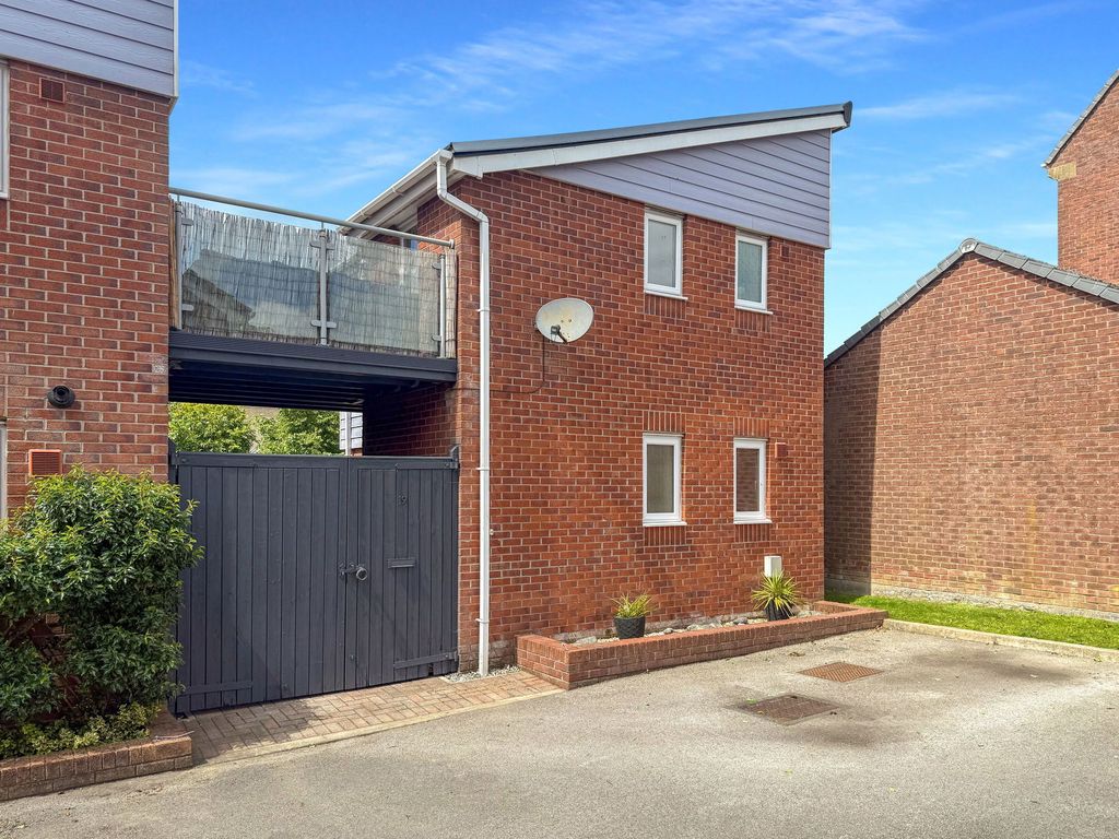 Property photo 2 of 14