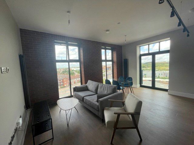 Property photo 2 of 11 Lounge