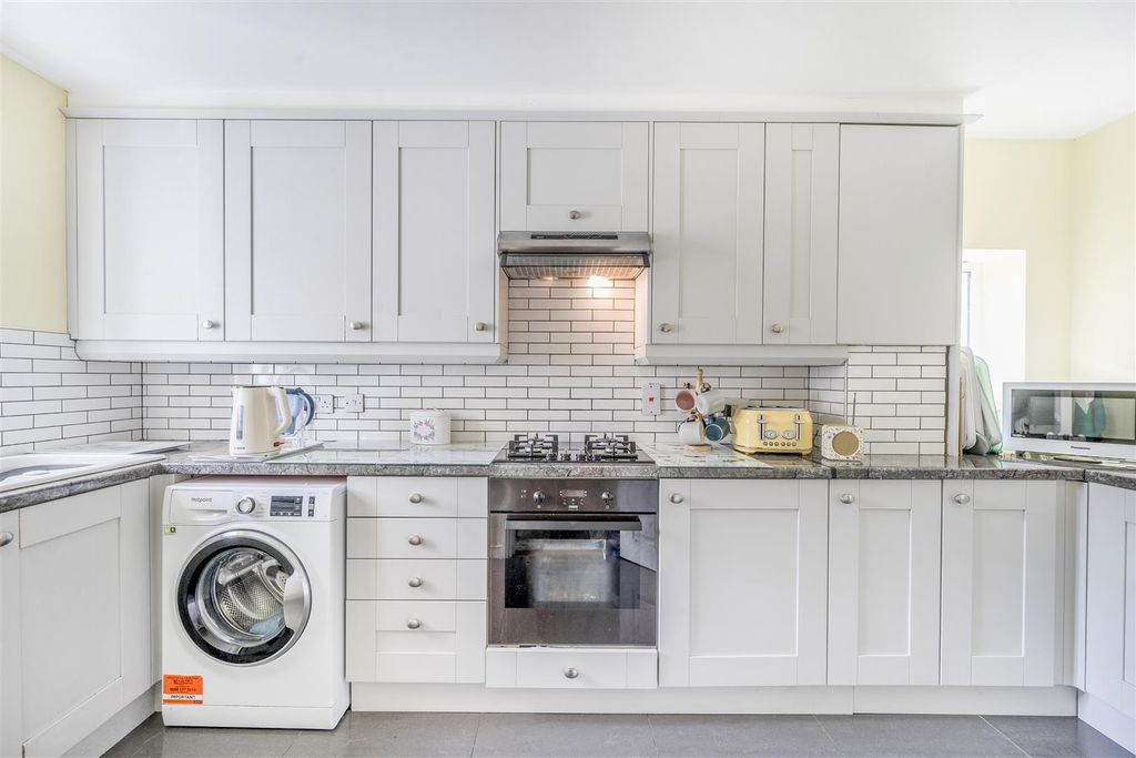 Property photo 3 of 18 1347134-3-68B85Aa430Fec.Jpg