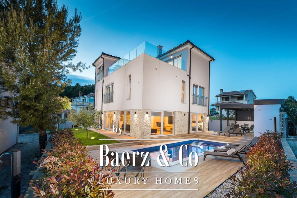 Property photo 1 of 84