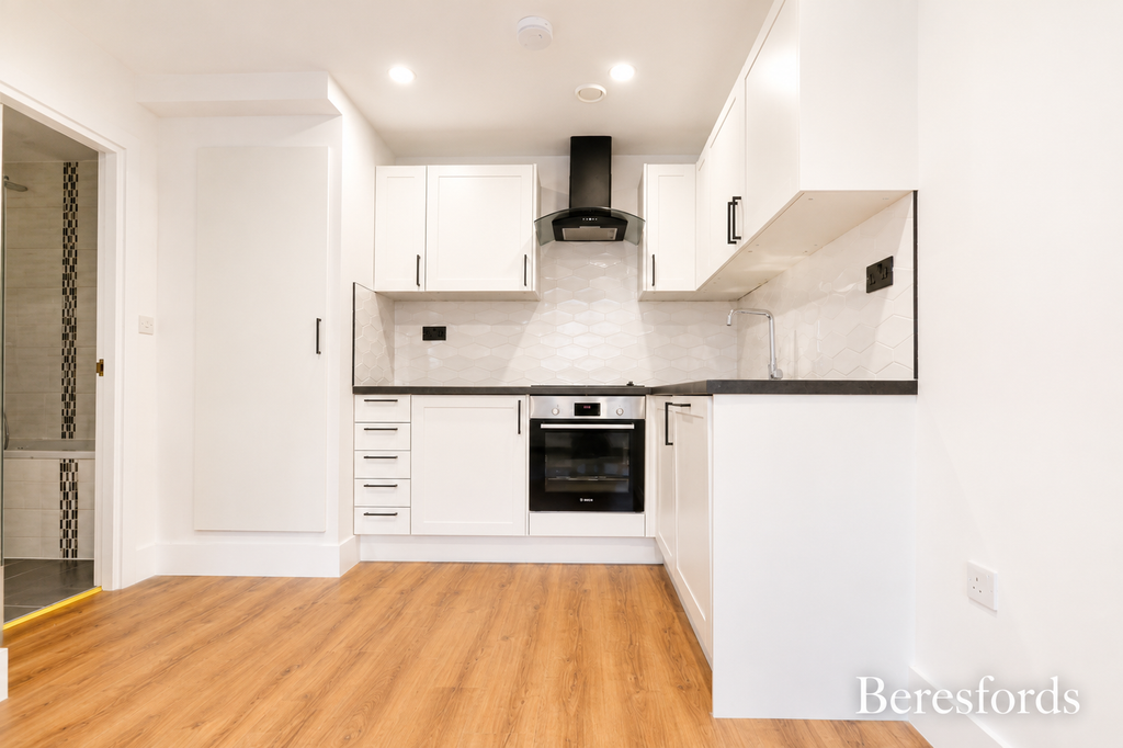 Property photo 2 of 6 Kitchen