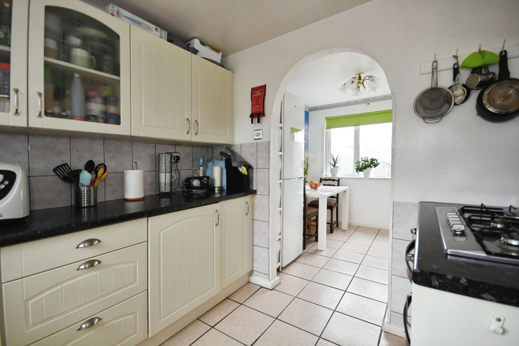 Property photo 2 of 17 Photo
