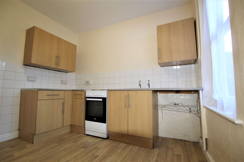 Property photo 2 of 21