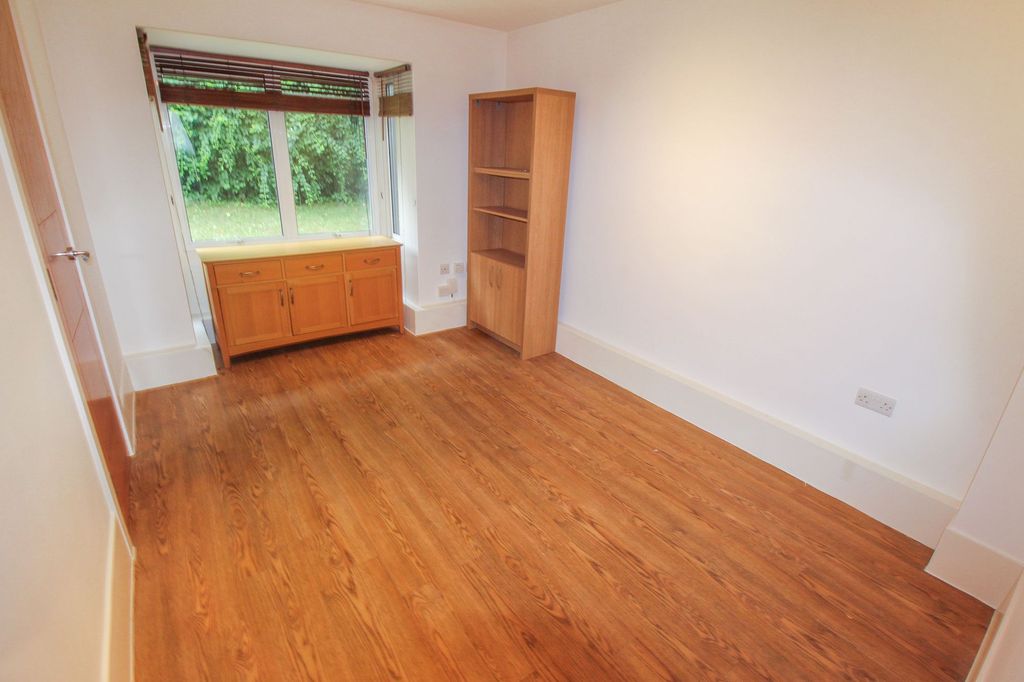 Property photo 2 of 6 Lounge