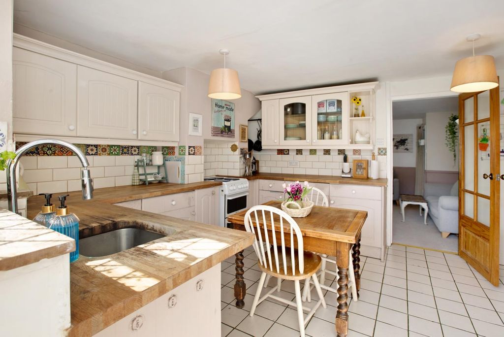 Property photo 3 of 13 Photo 7