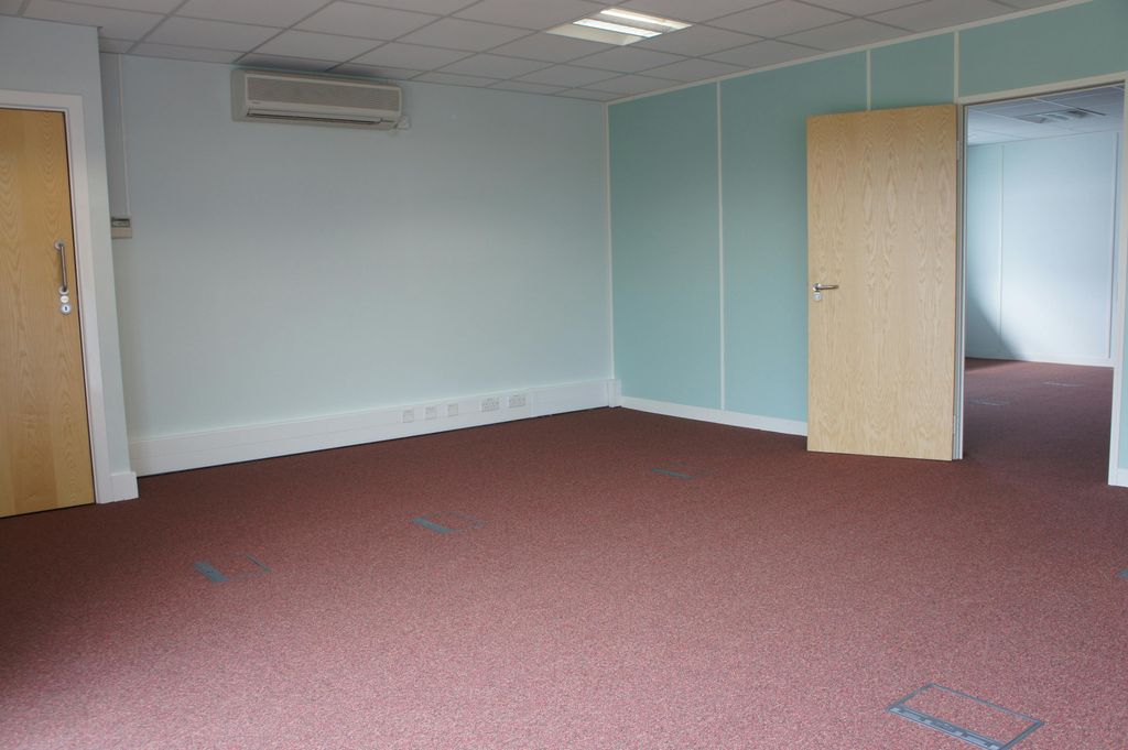 Property photo 3 of 4 Peregrine Hse Internal